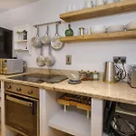 Holiday home Tower Place Within The Walls -permit Parking Available *