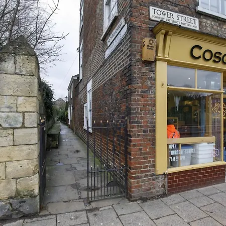 Tower Place Within The Walls -permit Parking Available York