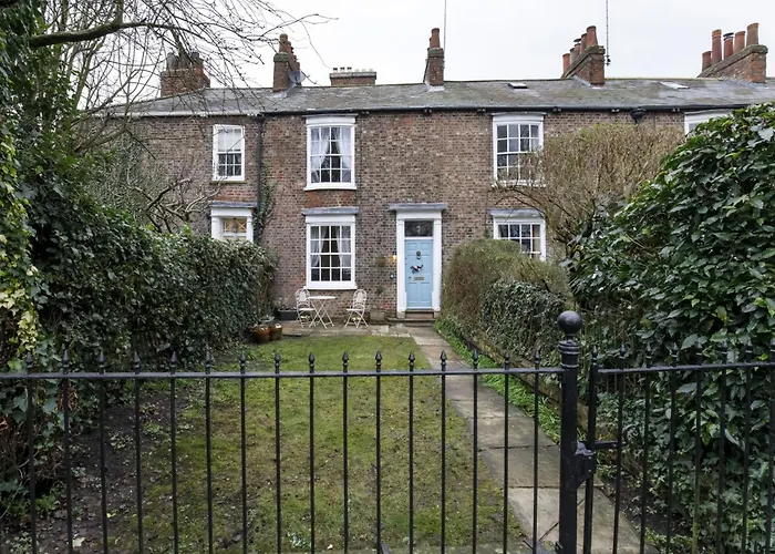 Tower Place Within The Walls -permit Parking Available * York