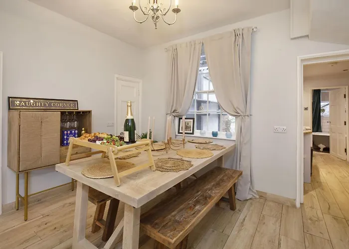 Hébergement de vacances Tower Place Within The Walls -permit Parking Available York