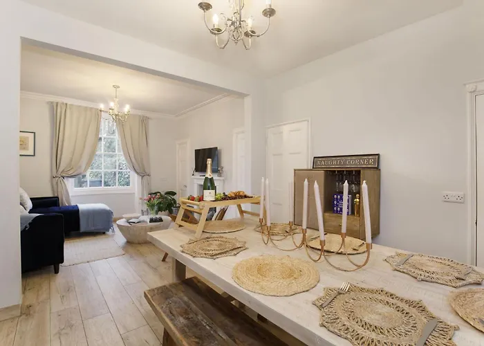 Tower Place Within The Walls -permit Parking Available *