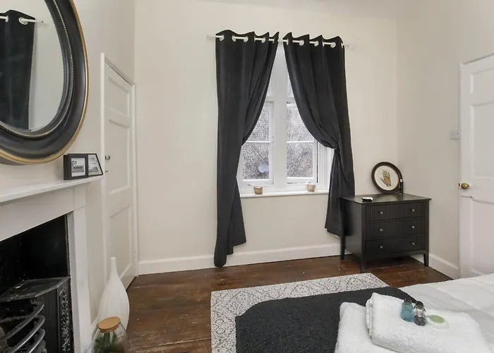 Tower Place Within The Walls -permit Parking Available * York