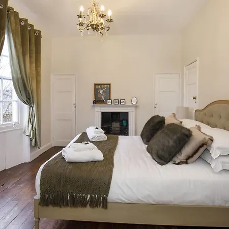 Tower Place Within The Walls -permit Parking Available *